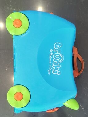 Melissa And Doug Trunki Kids Ride-On Suitcase - Blue & Green